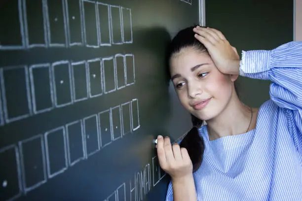 الفرق بين التأخر الدراسي وصعوبات التعلم